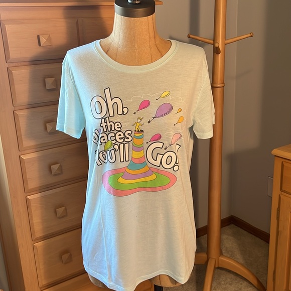 EUC Dr Seuss short sleeve tee size medium - Picture 1 of 3
